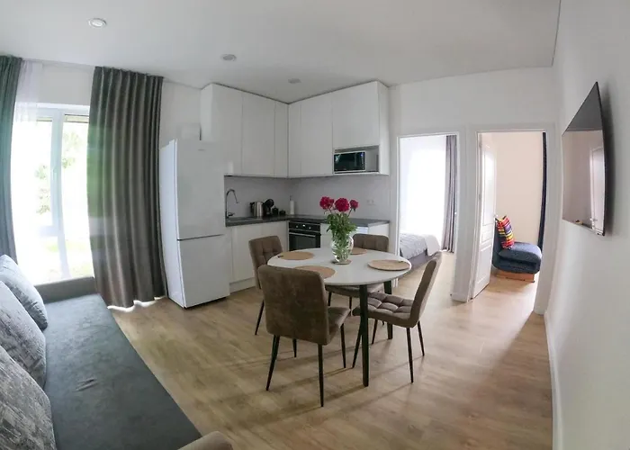J7 Apartment With Terrace