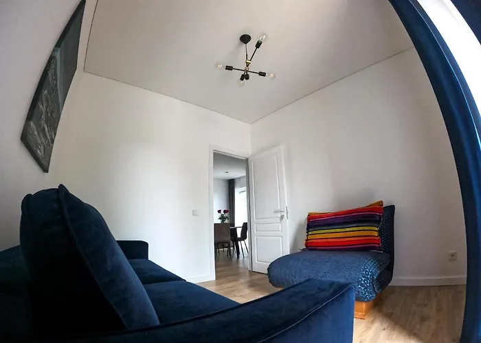 J7 Apartment With Terrace